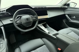 Peugeot 308 1.2 Hybrid 145 e-DCS6 Allure AGR l Stoelverwarming l 360 Camera l PDC l Wireless Apple Carplay & Android Auto l Navigatie l Draadloze Telefoonlader l Lichtmetalen Velgen l LED l Adaptive Cruise Control / 19