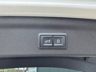 Audi Q3 35 TFSI S Line Edition * Panoramadak * Trekhaak * Stoelverwarming * Parkeercamera * / 10