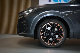 CUPRA Terramar 1.5 e-Hybrid 272pk VZ Performance  Pano/Matrix LED/Headup/Sennheiser/360/Keyless/ACC/DCC/ 20"/Trekhaak wegkl. / 32