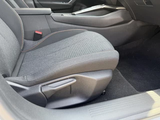 Peugeot e-308 SW Style EV 54 kWh | Demo Auto | Tot 8 jaar Garantie | Tot 420 Km WLTP | Navigatie via Telefoon | Warmtepomp | 18" Lichtmetalen Velgen | Adaptieve Cruise Control met Drive Assist | Full LED Verlichting | Climate Control | DAB Radio | Apple Carplay/Android Auto. / 13