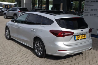 Ford Focus Wagon 155PK ST-LINE-X AUTOMAAT BTW PANODAK EL-ACHTERKLEP BLISS WINTERPACK HEAD-UP DISPLAY EX-FABR. AUTO 100.000KM/4JR GARANTIE / 4