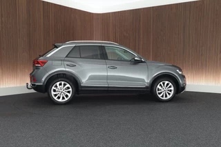 Volkswagen T-Roc 1.0 TSI 110pk Style Trekhaak LED Virtual Cockpit Navigatie / 9