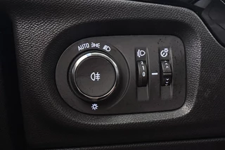 Opel Corsa 1.2 Turbo Hybrid Yes Automaat Stuur-Stoelverwarming Apple CarPlay LED Koplampen / 24
