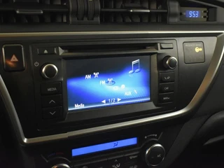 Toyota Auris 1.8 Hybrid Comfort | Navigatie | Trekhaak | Climatronic / 13