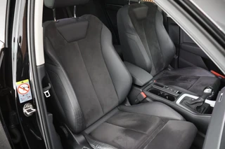 Audi Q3 35 TFSI 150pk Business Edition Trekhaak Camera Stoelverwarming LED Virtual Cockpit Navigatie Panoramadak / 2