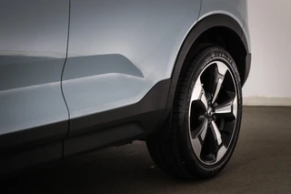 Volvo XC40 2.0 T4 | PANORAMADAK | BLIS | DAB | APPLE | ON CALL | 20" / 22