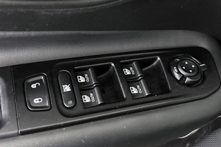 Jeep Renegade 4xe 240 Plug-in Hybrid Electric S LED Leder Stoelverwarming Trekhaak Camera Kenwood / 34