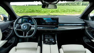 BMW i5 Touring eDrive40 84 kWh / 90
