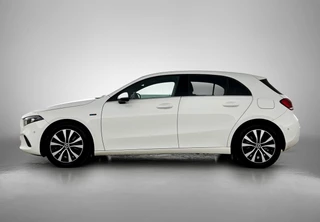Mercedes-Benz A-klasse 250 e Premium | Automaat | Cruise control | Stoelverwarming | Navigatie | Camera | Parkeersensoren / 4
