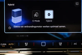 Volkswagen Golf 1.5 eHybrid GTE | LEDER | PANORAMADAK | HEAD UP | STOELVENTILATIE | STUURVERWARMING | TREKHAAK | 18" / 44