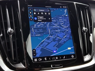 Volvo V60 2.0 T6 Plug-in hybrid AWD Plus Dark Automaat | Adaptive Cruise | Stoel/Stuurverwarming | Leder | Camera | CarPlay | BTW / 20
