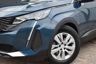 Peugeot 5008 PureTech 130 EAT8 Automaat GT 7-persoons | Navigatie via Carplay & Android Auto | Achteruitrijcamera | Parkeersensoren v+a | Stoelverwarming | Climate Control | Keyless Start | DAB | Isofix Bevestigingspunten | Lichtmetalen Velgen | Zeer Compleet!!! / 18
