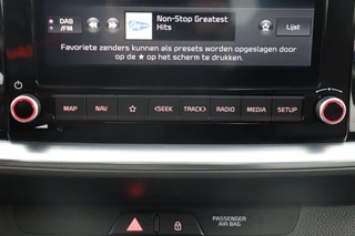 Kia Stonic 1.0 T-GDi MHEV DynamicLine  Navigatie - Achteruitrijcamera - Cruise Control - Apple & Android Carplay - Fabrieksgarantie t/m 14-04-2032 / 47