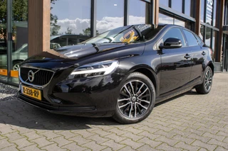 Volvo V40 2.0 T2 Inscription Parkeersensor achter|Bleutooth|Airco / 12