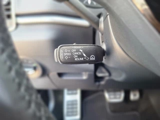 Škoda Karoq 1.5 TSI ACT Style Pano 360° Carplay Trekhaak Business Sportline / 22