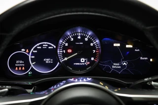 Porsche Cayenne 3.0 E-Hybrid Platinum Edition | LUCHTVERING | MASSAGE | STOELVENTILATIE | COMFORTSTOELEN | CAMERA | 22" / 6