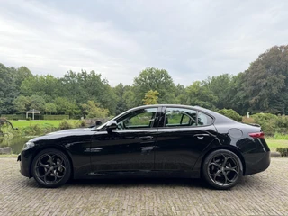 Alfa Romeo Giulia 2.0T Business / 22