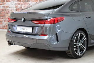 BMW 2 Serie Gran Coupé 218i High Executive M Sport Pakket Automaat  / Live Cockpit Professional / Panoramadak / Stoelverwarming / 18 Inch / Climate Control / Parkeersensoren / Bluetooth / DAB / Cruise Control / Lichtpakket / Extra Getint Glas / LED / 6