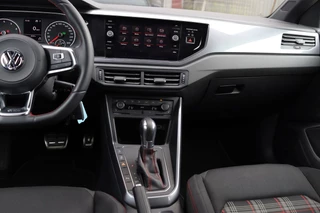 Volkswagen Polo 2.0 TSI GTI | Apple Carplay | Cruise | Stoelverwarming | Clima | Sensoren | Lm Velgen | / 19
