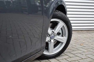 Volvo V40 1.6 T3 MOMENTUM NAVI / PDC / STOEL VERW. / TREKHAAK / 5