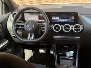 Mercedes-Benz GLA 250 e Business Solution AMG / 20