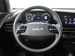 Kia Niro EV DynamicLine 64.8 kWh Automaat - SOH 98,9% - Navigatie - Adaptieve Cruise Control - Apple/Android Carplay - Climate Control - Fabrieksgarantie Tot 2031 / 35