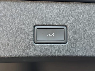 Volkswagen T-Roc 1.5 TSI 150pk DSG R-Line Camera | Keyless | Elek. Achterklep | Dode hoek | Rijklaar incl. 1 jaar Bovag garantie / 28