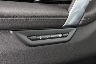 Land Rover Discovery Sport P300e 1.5 S / 21