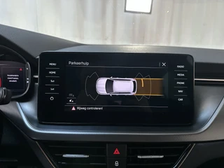 Skoda Kamiq 1.0 TSI 110pk DSG Business Edition LED Virtual Cockpit Stoelverwarming DAB+ App-Connect / 8