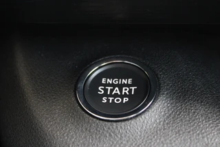 Jeep Avenger 1.2 Longitude  | JBL Audio | Adaptieve cruise | Keyless / 28