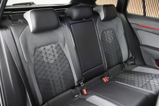 Volkswagen Golf Variant 1.5 eTSI 150pk DSG 2x R-Line h/k Navigatie Adaptive Cruise PDC Virtual Cockpit / 36