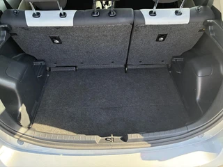 Toyota Yaris 1.0 VVT-i Aspiration 5-Deurs | Climate control | Camera | Navigatie | Cruise control | Elektrisch Pakket | Bluetooth telefoonvoorbereiding / 28