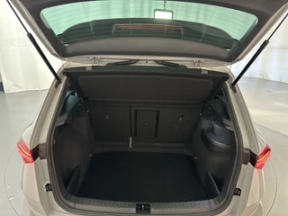 Skoda Karoq 1.5 TSI 150pk ACT Sportline Business Camera Stoelverwarming Sfeerverlichting / 19