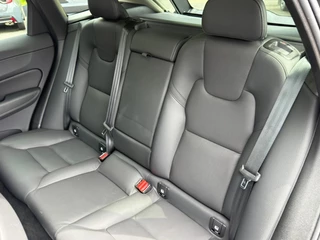Volvo XC60 T6 Plus Dark Recharge AWD Trekhaak | 360 | H/K | Pano | Memory / 25