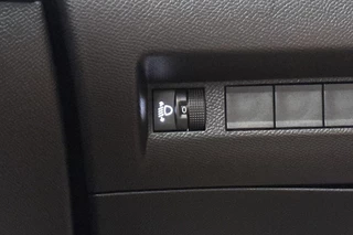 Peugeot 208 1.2 Hybrid 110 e-DCS6 Allure Achteruitrijcamera Apple CarPlay Navigatie / 23