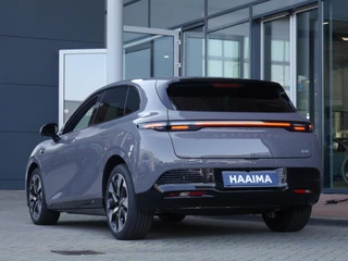 Leapmotor B05 ProMax Design 67.1 kWh | Op bestelling leverbaar | Panoramadak | Elektrisch verstelbare stoelen | Stuurwiel verwarming | Apple carplay/Android auto | Sfeerverlichting | Regensensor | Privacyglas | 19 inch lichtmetalen velgen / 7
