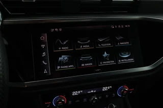 Audi Q3 45 TFSIe 245pk S edition Trekhaak Keyless Stoelverwarming Navigatie Adaptive Cruise S-Line / 22