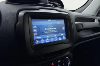 Jeep Renegade 1.3T DDCT Limited Automaat | Trekhaak | Climate control | Hoge instap | Dakrails | DAB Radio | Lichtmetalen velgen | Cruise control / 26