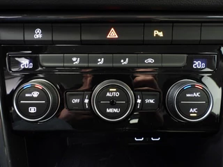 Volkswagen T-Roc 1.5 TSI Sport NAVI/CAMERA/VIRTUAL/LED/TREKH./17"LMV! / 7