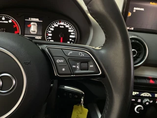 Audi Q2 30 TFSI Epic Navigatie LED Climate Control Parkeersensoren / 20