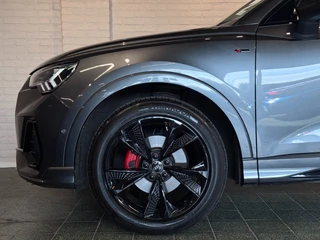 Audi Q3 35 TFSI S-Line Black Edition Pano Camera Leder Trekhaak 19'' / 9