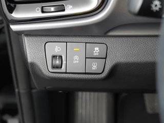 Kia Stonic 1.0 T-GDi MHEV DynamicLine  Navigatie - Achteruitrijcamera - Cruise Control - Apple & Android Carplay - Fabrieksgarantie t/m 14-04-2032 / 24