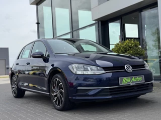 Volkswagen Golf TSI * Panoramadak * Camera * Navigatie * Massage Stoel / 18