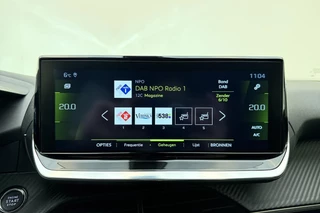 Peugeot 2008 1.2 PureTech Allure Pack Apple carplay/Android auto | Achteruitrijcamera | Automatische airco | Cruise control | LED verlichting | Lichtmetalen velgen 17'' | / 29