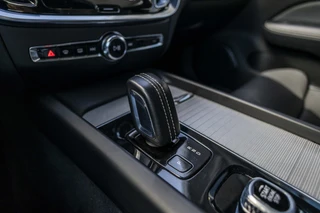 Volvo V60 2.0 B4 Momentum Business  | Pano | Harman Kardon | / 25
