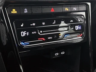 Volkswagen T-Roc 1.0 TSI R-Line | Camera | Adaptive Cruise | Stoelverwarming | CarPlay / 23