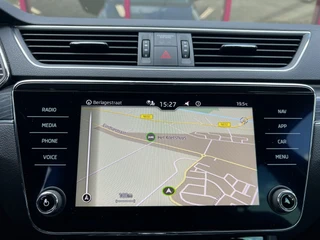 Škoda Superb Combi 1.5 TSI ACT Business Edition Plus  | Trekhaak | ACC | Carplay | Navi | Stoel/Stuurverw. | Sfeer | / 25