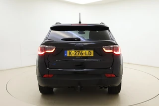 Jeep Compass 4xe 240 Plug-in Hybrid Electric S Automaat | Lederen bekleding | Trekhaak | Camera | Keyless | Lichtmetalen velgen black | Climate control / 12