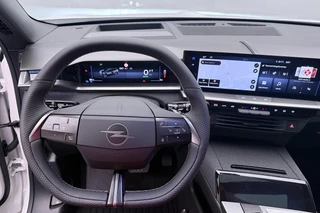 Opel Grandland Electric GS 73 kWh / Panoramadak / warmtepomp / 2+6 Jaar garantie / Voordeel / 13