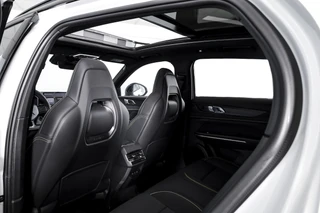 Lynk & Co 01 1.5 PHEV 276 PK More | S/K-panodak | Dig. Cockpit | Stoel-+Stuurverw. | 360 Camera | Adapt. Cruise | Memory | Elek. klep | LM 20" | 2650 / 60